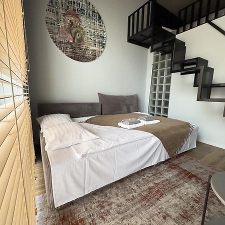 Ivis House Modern Apt In Vilnius Old Town W Balcony Zewnętrze zdjęcie